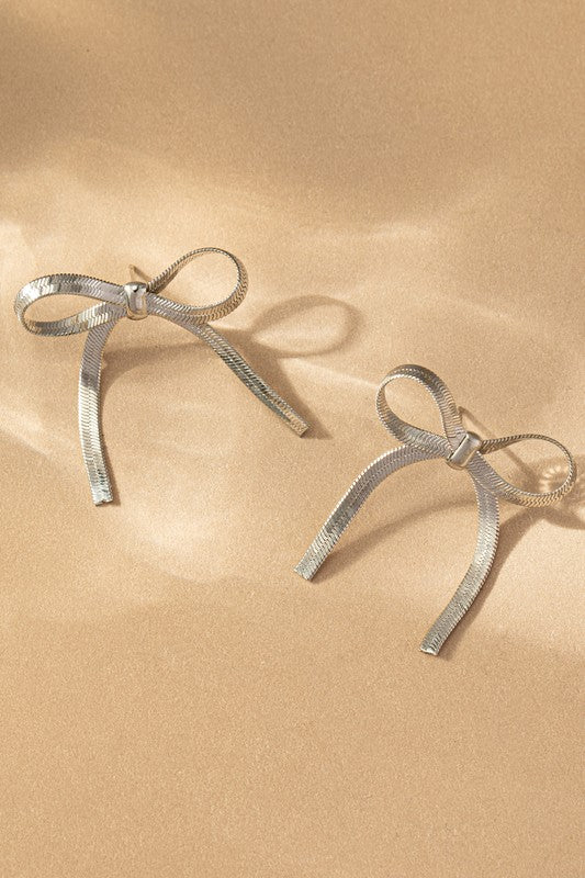 Herringbone Chain Bow Earrings